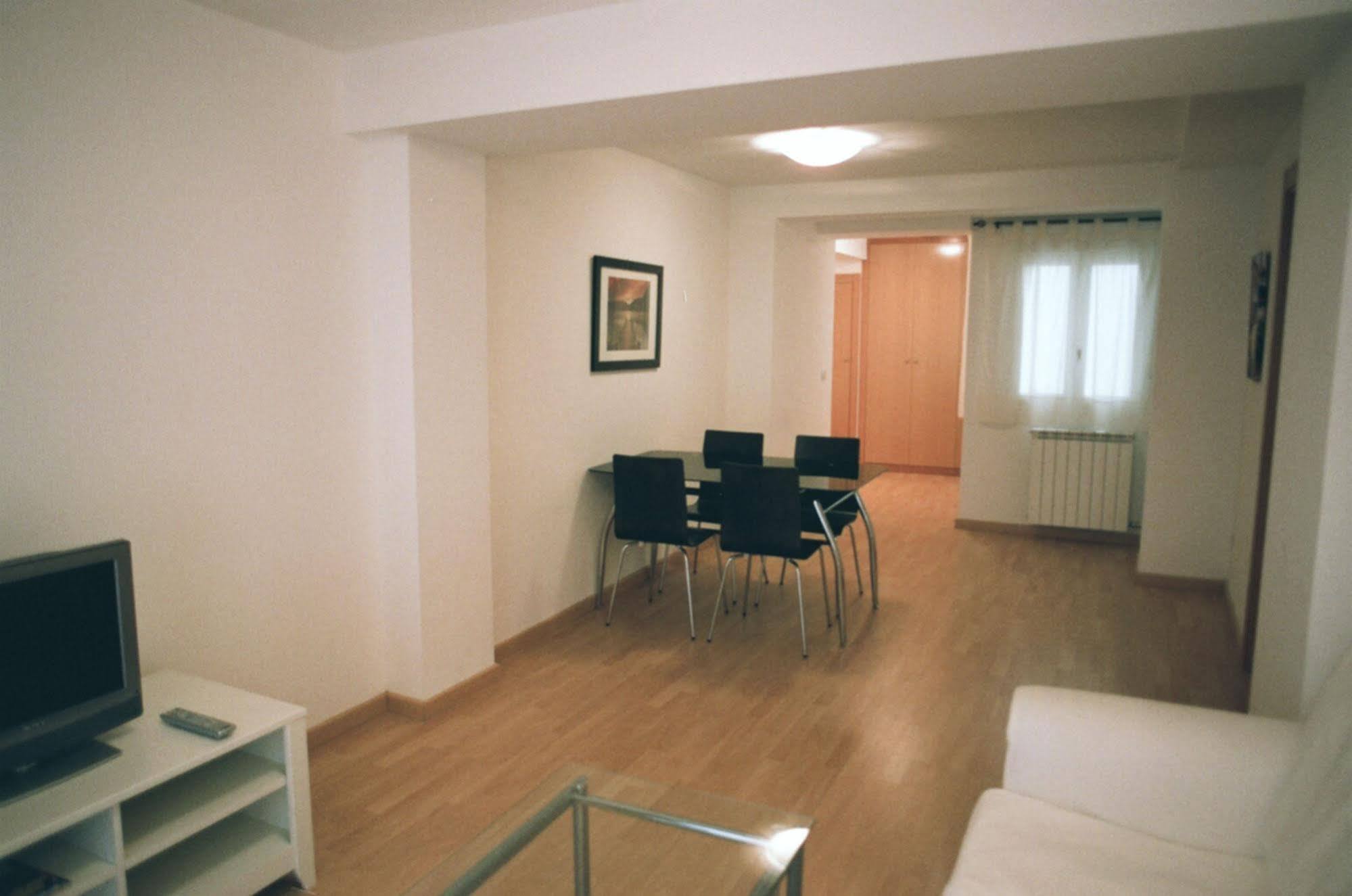 Apartamentos Auhabitat Zaragoza, Edificio De Apartamentos Turisticos Exterior foto