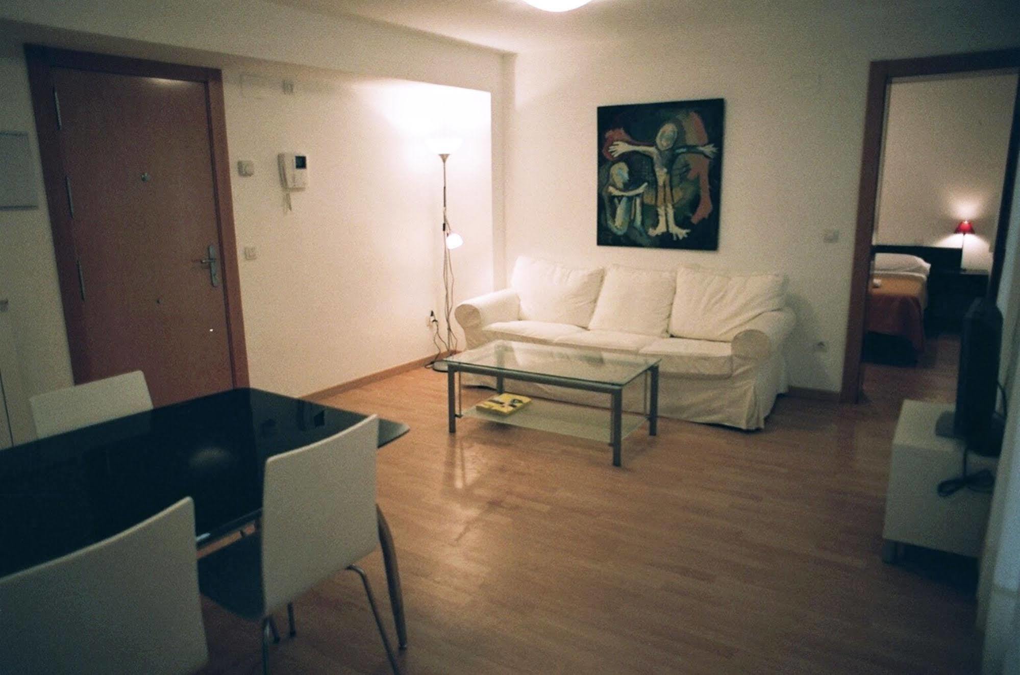 Apartamentos Auhabitat Zaragoza, Edificio De Apartamentos Turisticos Zimmer foto